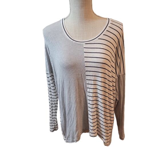 CAbi Black Heathered White Stripe Long Sleeve Pivot Tunic Tee Size Small - Picture 2 of 6